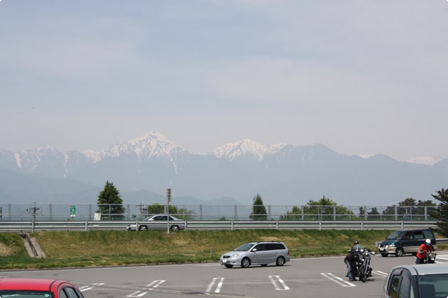 お天気の良い日は、北アルプスの山々を眺めることができます。