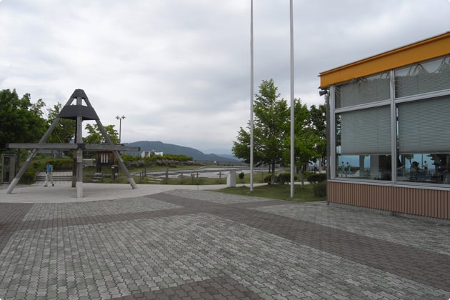 サービスエリア入口側の公園です。