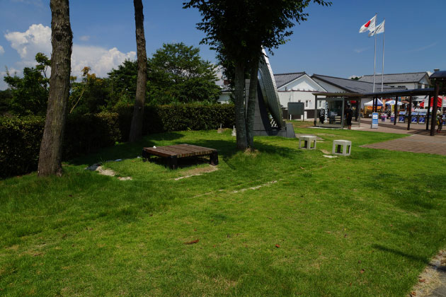 入り口側の緑地はこちら。