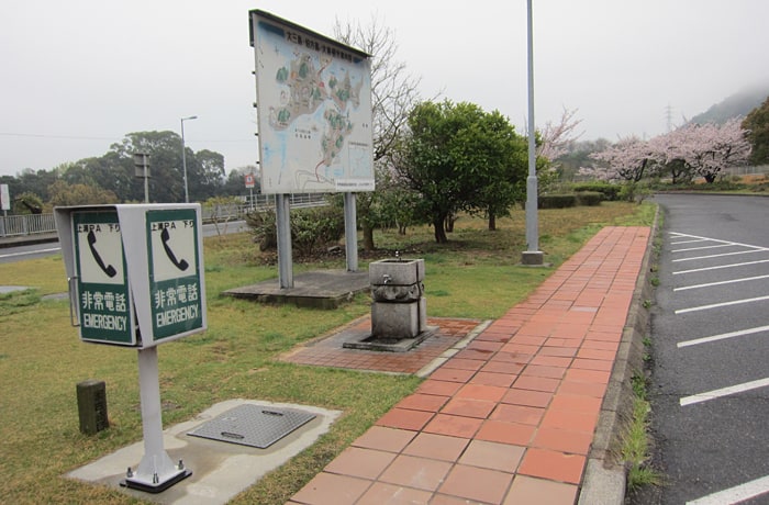 観光案内の看板があるので、参考にしてみては？