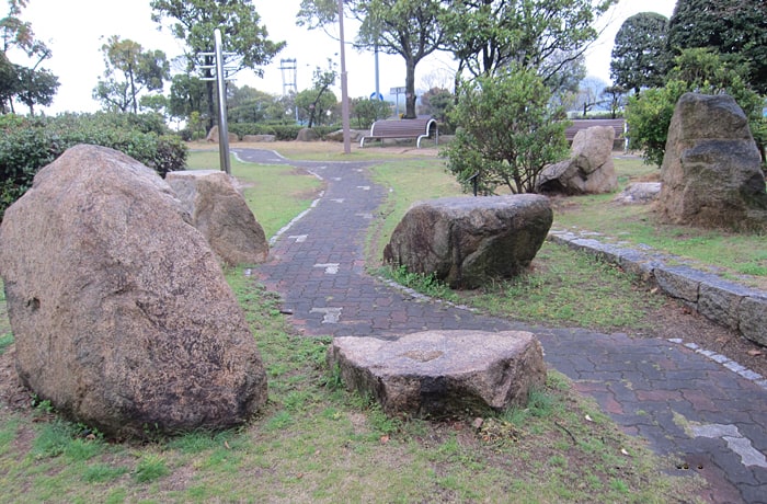 遊歩道でお散歩しましょう。