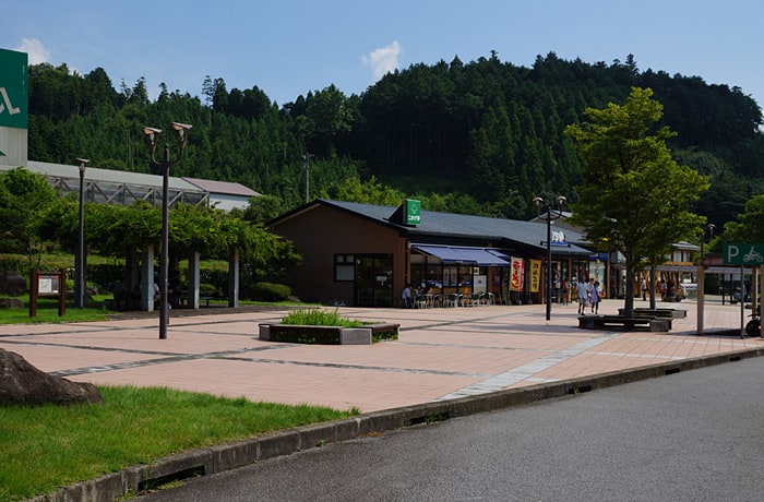 入り口側です。通路も広々！