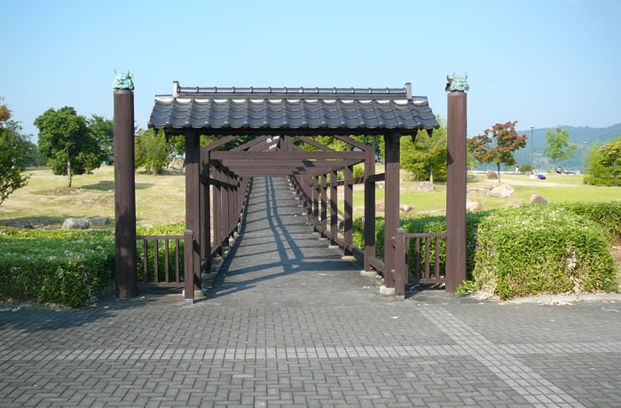 こちらから展望台に向かって歩いて行きましょう！
