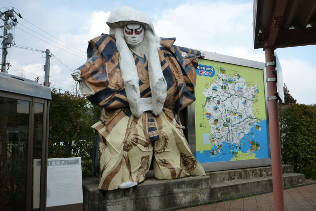 旅マップの横には、大迫力の「鏡獅子」が！
