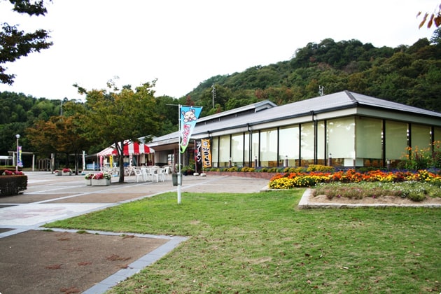鴻ノ池サービスエリア全景です。