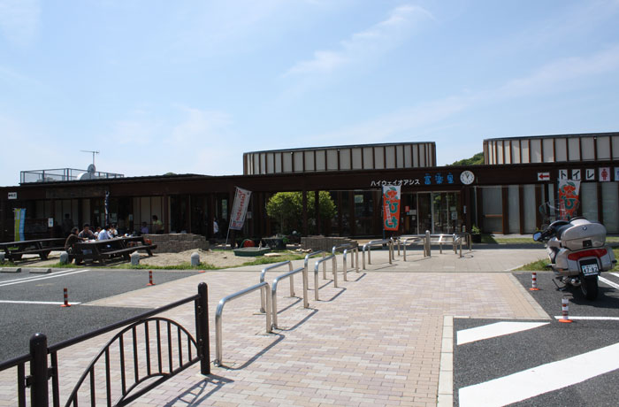 遊歩道から見たハイウェイオアシスです。