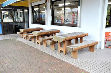 テラス席も設置されています。
