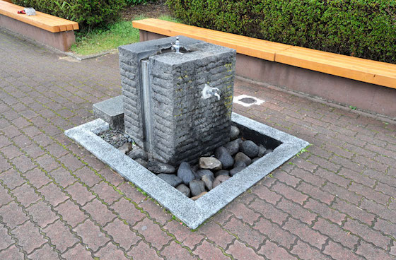 屋外には水道も設置されています。