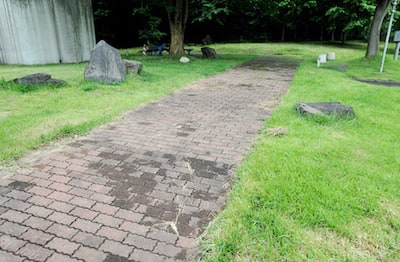 整備された遊歩道があります。