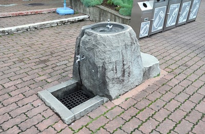 屋外には水道も設置されています。