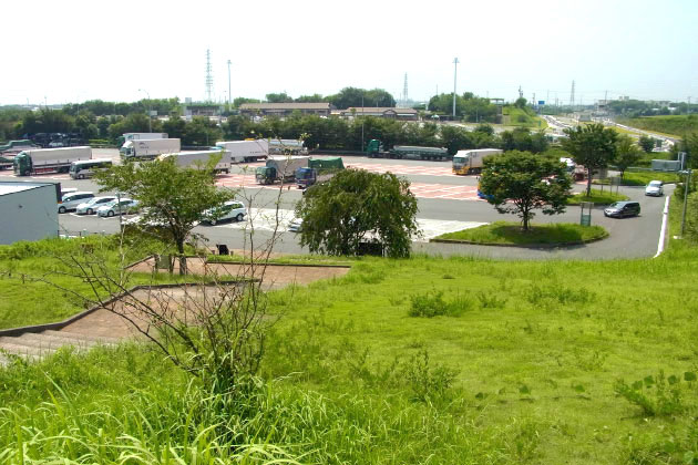 リフレッシュにぴったりな広さの緑地です。