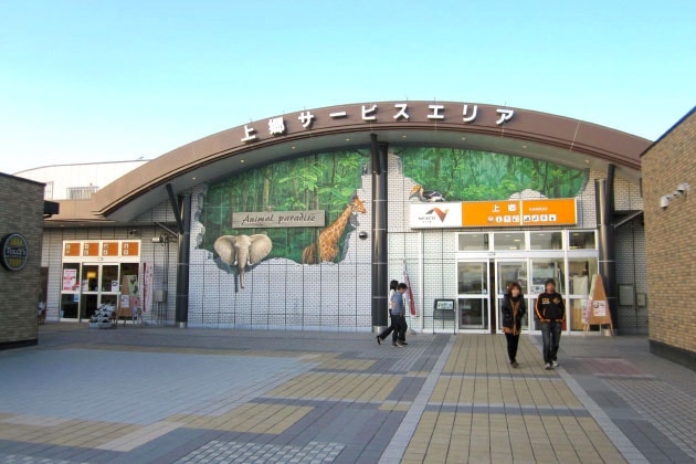 ドッグランやわんこ用のゴミ箱・トイレのあるSAです。