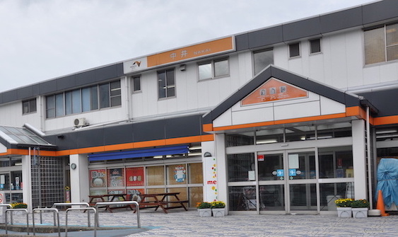 展望台で一休みできるPAです。