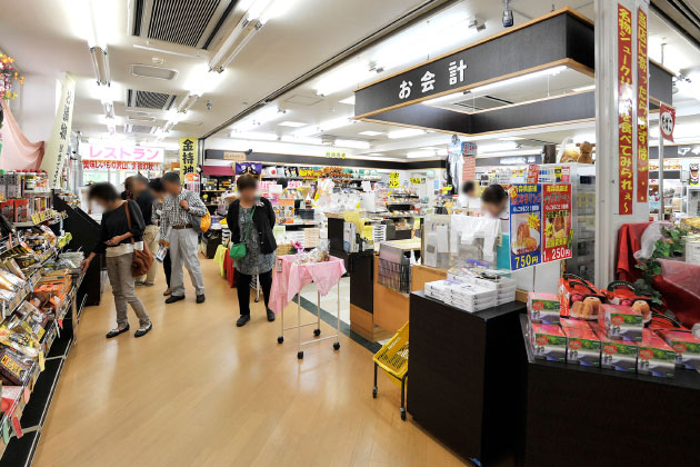 お土産コーナーはオリジナルの商品でいっぱい。