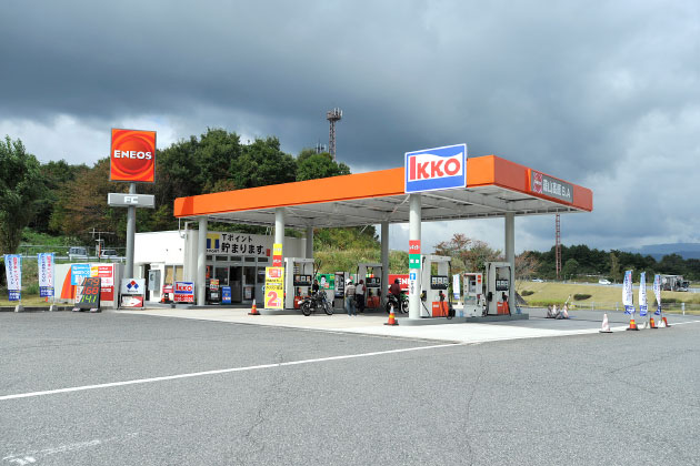 ガソリンの残量が心配な方は、こちらで給油していきましょう。