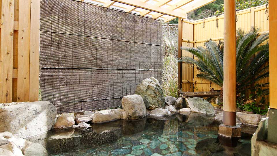 露天風呂は交代制で貸切にてご利用いただけます