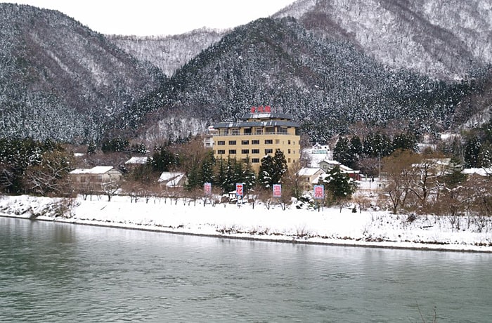 冬になれば、辺りは一面の雪景色。風情があります。