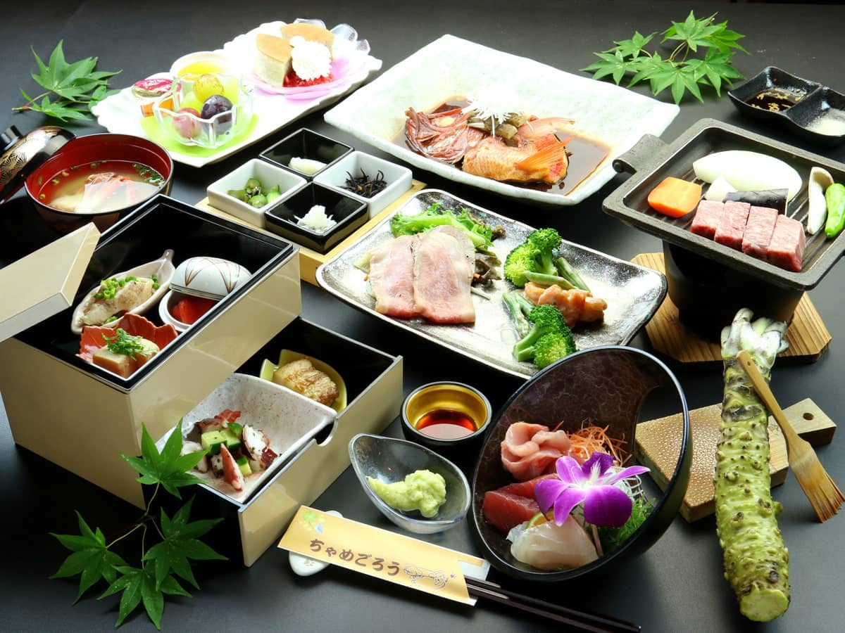 素材からこだわり一品ずつていねいに手作りしております。 ちゃめごろう自慢の料理をご堪能ください。