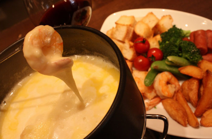 「チーズフォンデュ」は、とろとろのチーズがたまりません！