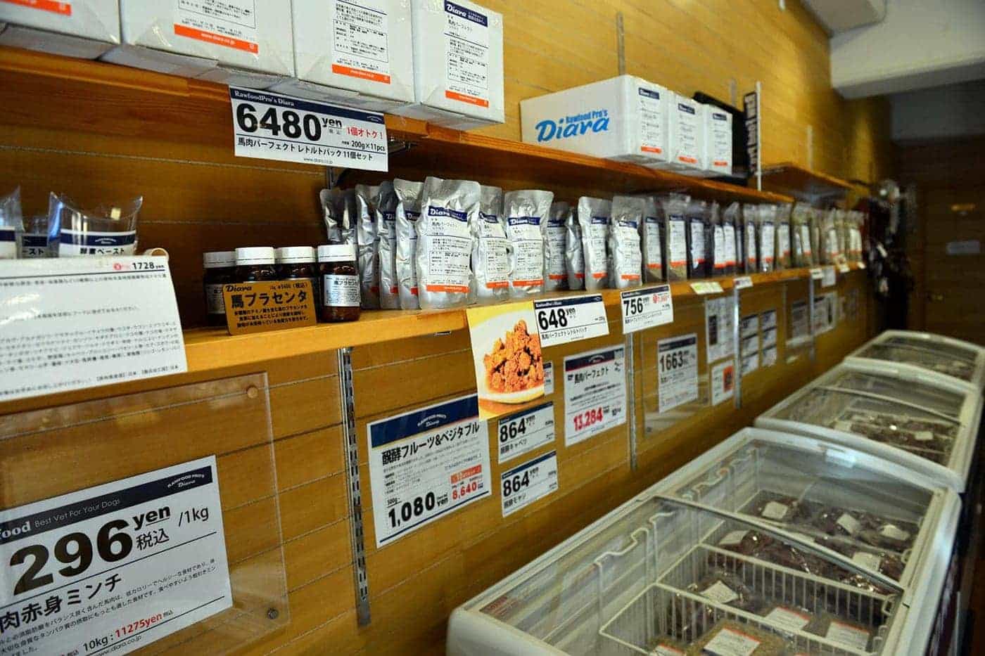 角切りタイプのほか、用途にあわせて使えるリテーナタイプも販売中