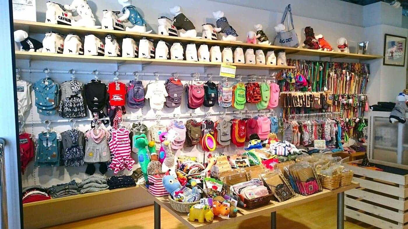 わんこ用のウェアやおもちゃ、グッズがいっぱい！