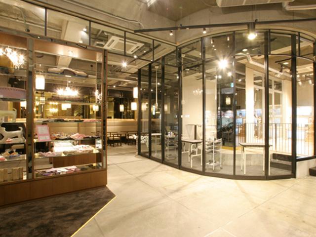 スタイリッシュな店内でわんことお買い物を楽しめます！