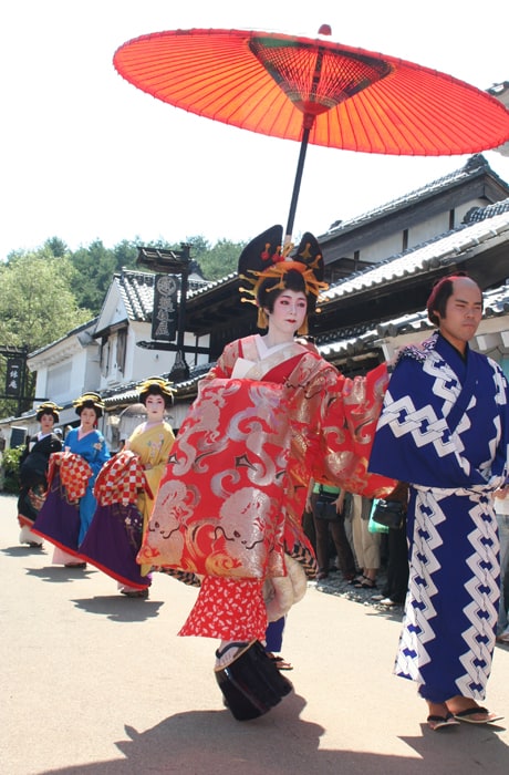 その美しさに思わず息を飲んでしまう「花魁道中」のイベント。