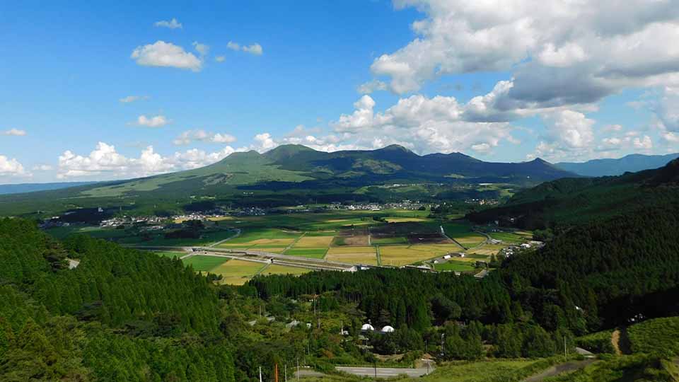 フォレスタ阿蘇から見える山の絶景
