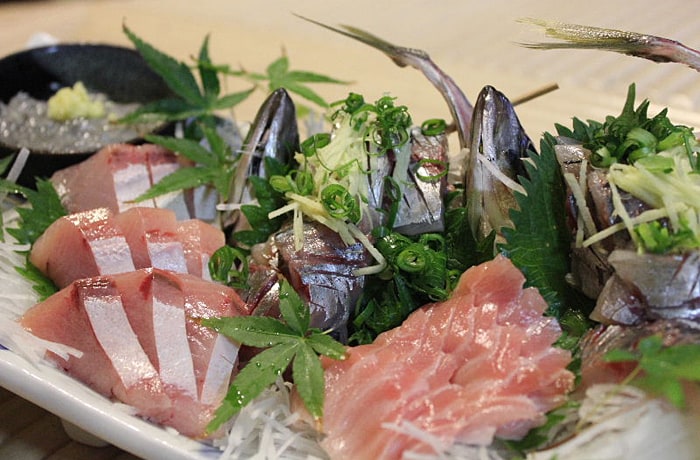 その日に水揚げされた、鮮度抜群の地魚お造りは絶品！