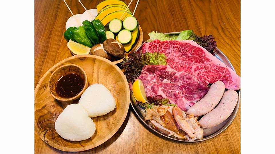 北軽井沢の新鮮なお肉やお野菜をお届け！ベランダのBBQグリルでお楽しみください。