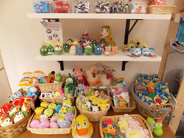 キュートなおもちゃ類もたくさん揃えていますよ！