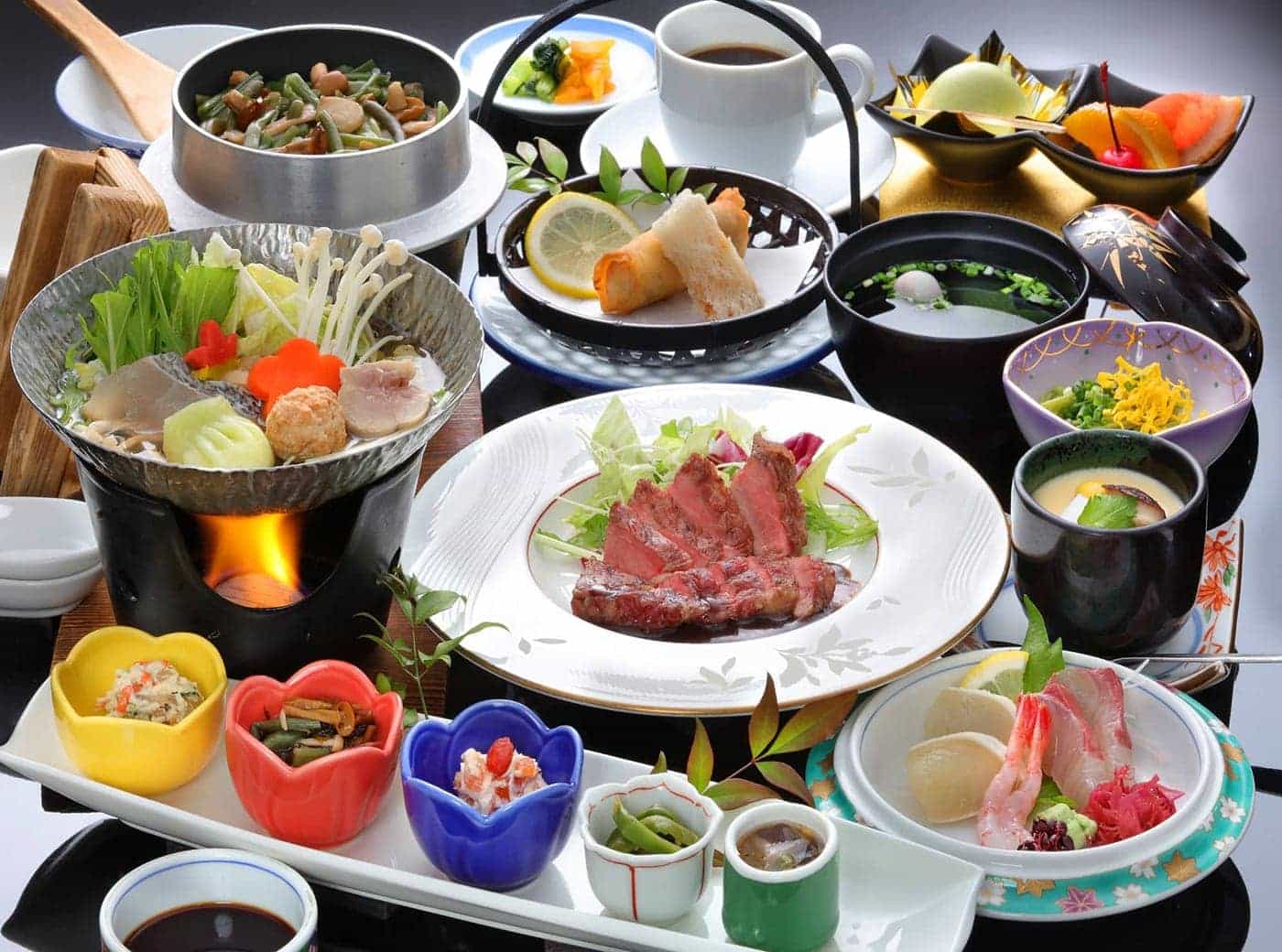 黒木産和牛ほか地元の厳選食材を使った会席料理
