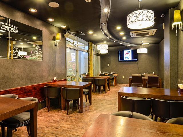 おしゃれでモダンな店内。(わんこ同伴NG)。
