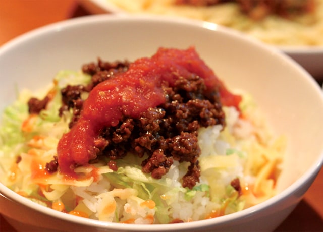 定番メニューの「is！タコライス」。迷ったら、こちらをオーダーしよう！