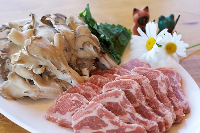 食事は、北海道ならではの食材を使った料理をいただけます！