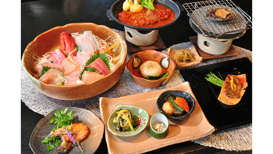 夕食メニュー例：伊豆の地魚お刺身付きプランメニュー