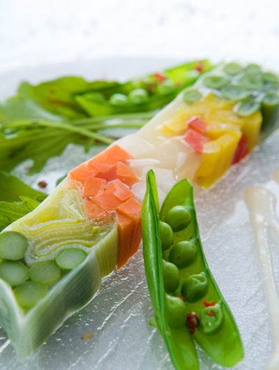 彩りもきれいな前菜。食べるのがもったいないくらい、盛り付けもきれい。