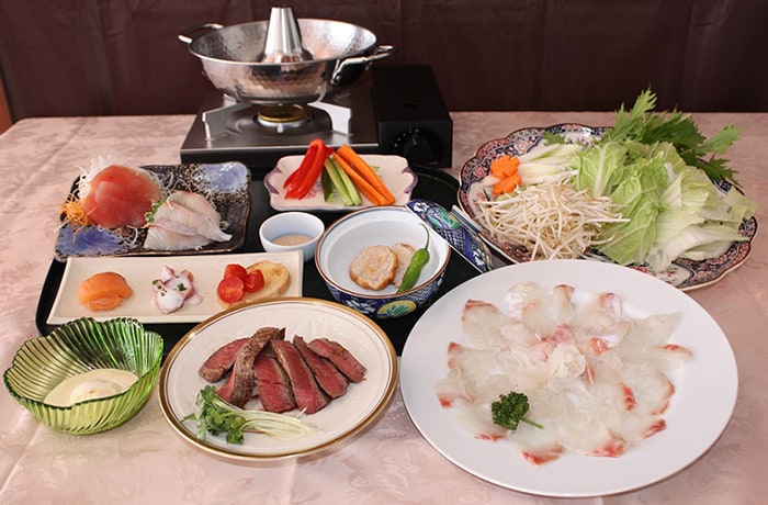 伊豆の地魚をメインにしたボリューム満点のディナーは大評判！