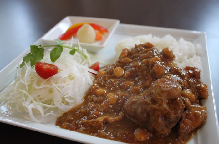 しょうがが効いたスパイシーなカレーです。