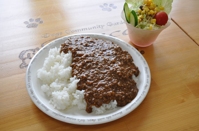 こちらは「キーマカレーセット」。ペスカ自慢の味です。