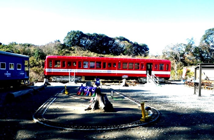 次々と貴重な列車がこの公園へ集まってきています。