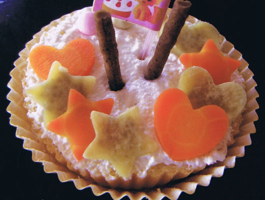 わんこ用のお誕生日ケーキ。直径9cmと12cmの2サイズあります。（画像は直径9cm）