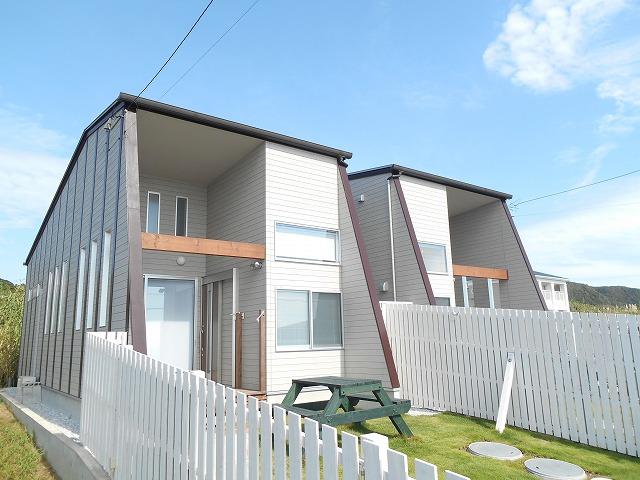 1m80cmの塀で、プライベートな空間、2組のご利用にも最適です。
