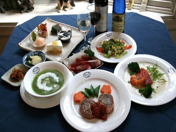 新鮮な地元の食材を使ったディナー。