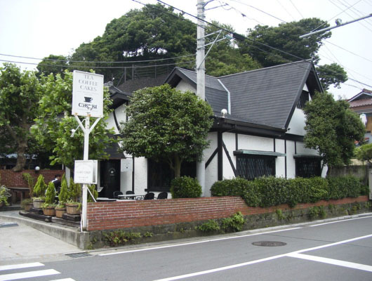 葉山の潮風を感じながら、わんことひと休みするのにピッタリ！