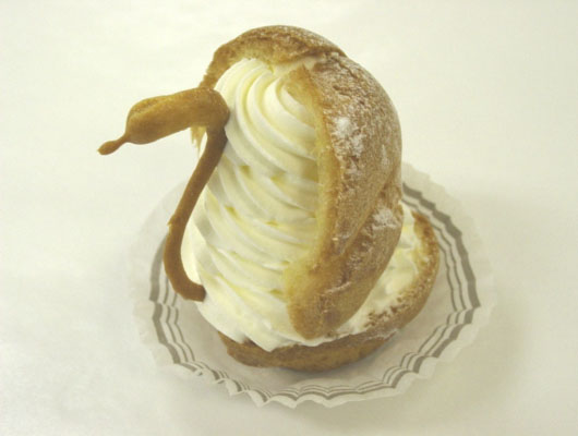 「スワンシュー」。食べるのがもったいないですね。