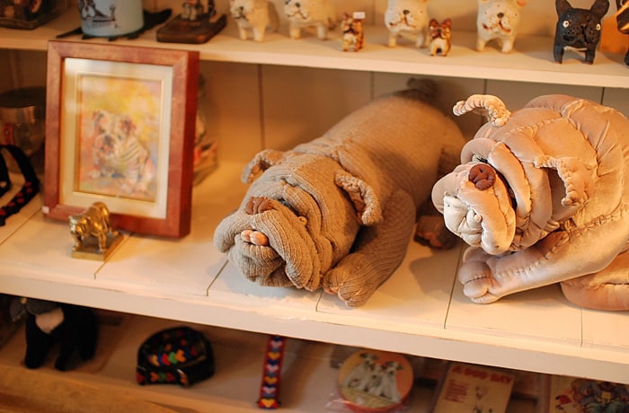 一つ一つ丁寧に作られる、かわいらしいぬいぐるみ。