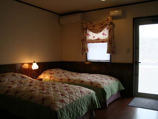  ツインルームのお部屋。清潔感あふれとてもリラックスできます。