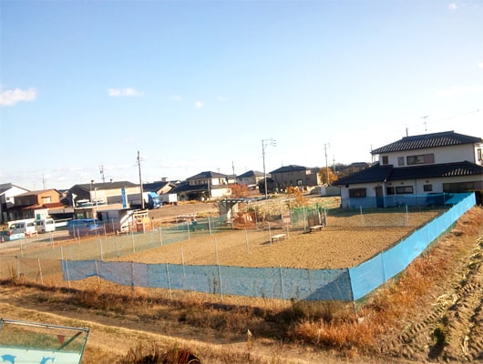 木曽川や緑豊かな公園が目の前！自然環境に恵まれた、貸切制のドッグラン