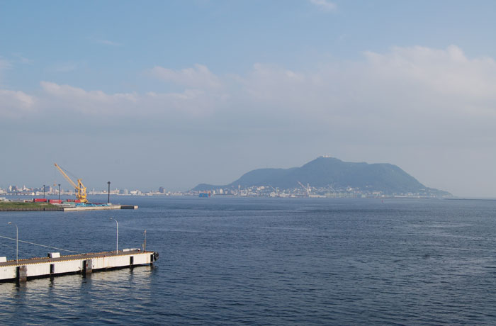 お天気の良い日は、函館山を見ることができます。